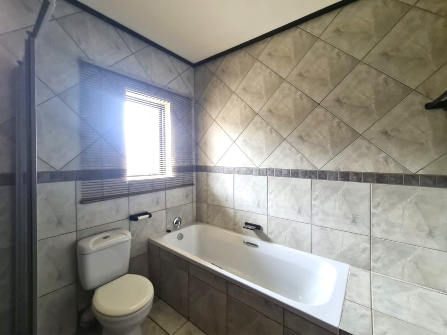 To Let 4 Bedroom Property for Rent in Xanadu Eco Park North West